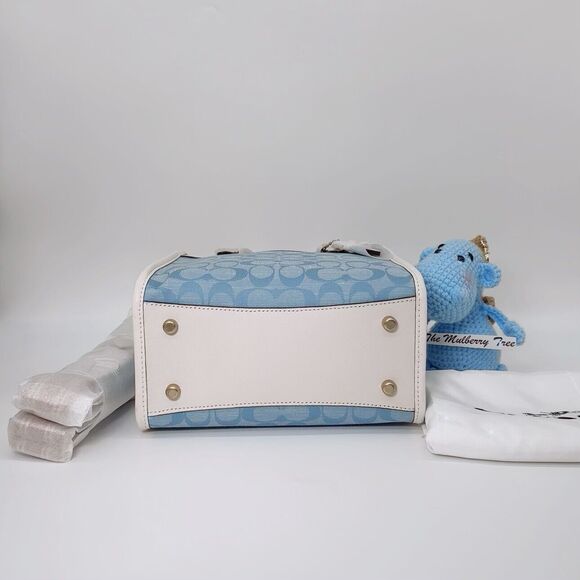 Coach Field Tote 22 In Signature Chambray Handbag C4692 Light Washed Denim Chalk - Picture 4 of 5